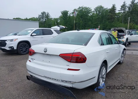 2017 Volkswagen Passat 1.8T Se z USA, uszkodzony, nr VIN 1VWGT7A30HC000658